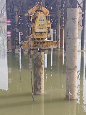 برگهای سنگ برقی Vibro Double Clamp 45kw Excavator نصب شده Vibro Hammer